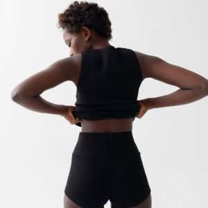 Top na ramiączkach z prążkowanej dzianiny w kolorze TOTALLY BLACK – ABSENCE