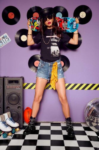 Czarny T-shirt z Grafiką i Napisami