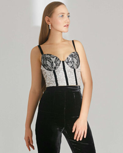 SANDRA STACHURA – Cekinowy gorset z koronką